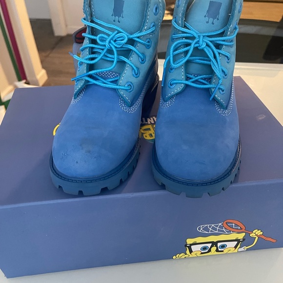 Timberland SpongeBob like new size 2 1/2 with box - Picture 3 of 5